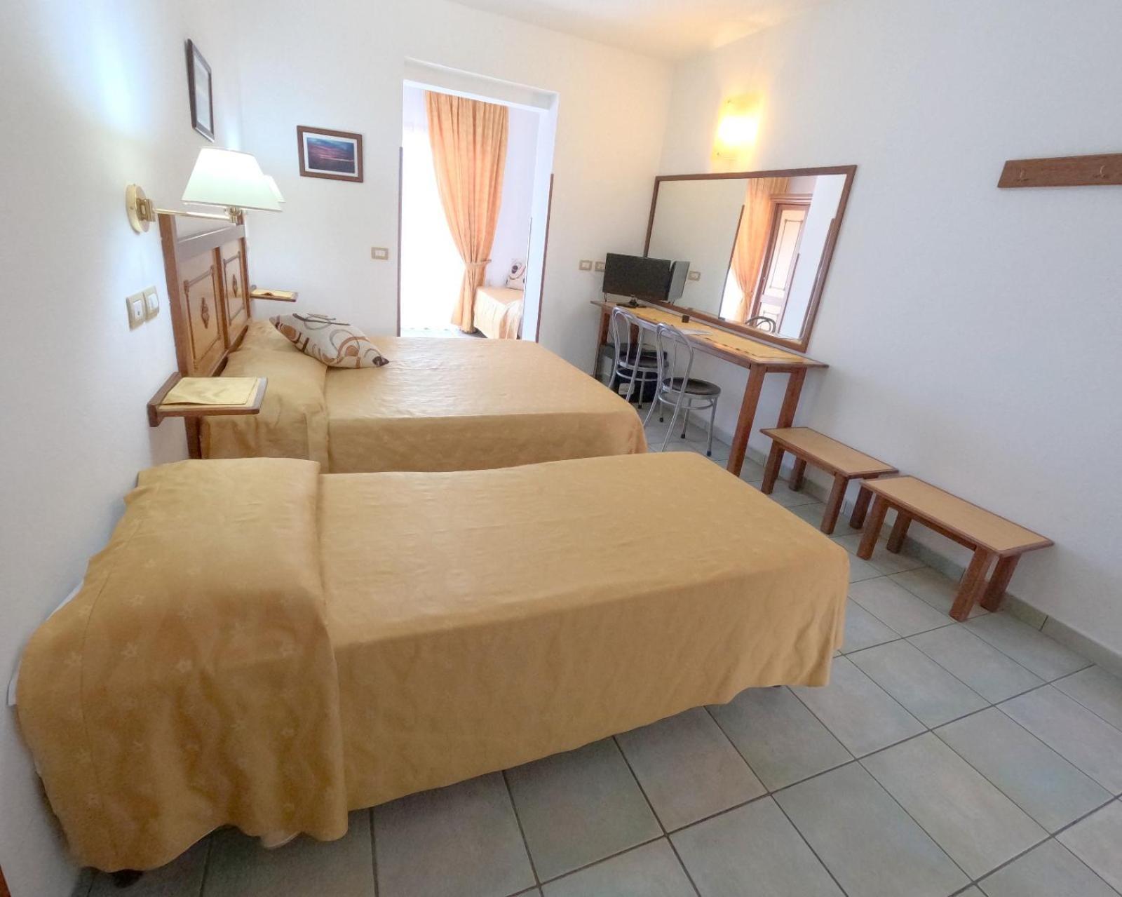 Hotel La Playa カーラゴノネ エクステリア 写真